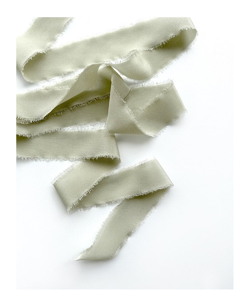 Ruban de soie naturelle vert olive Ruban de soie naturelle vert olive