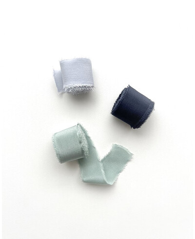 Rubans de soie de couleur bleue