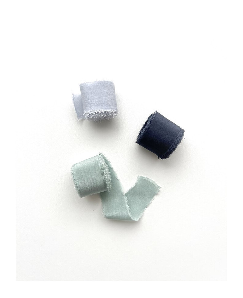 Rubans de soie de couleur bleue Rubans de soie de couleur bleue