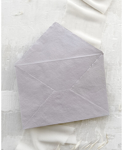 Envelope exclusivo feito à mão em cinza argila