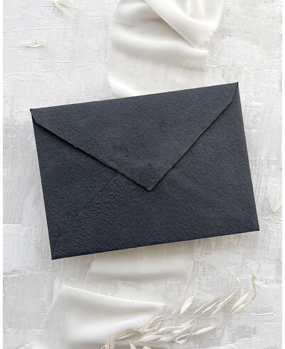 Envelope preto premium feito à mão