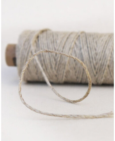 Natural thread for wedding stationery