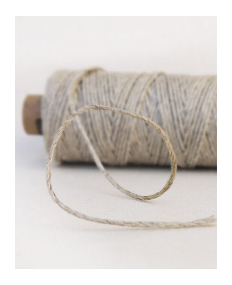 Natural thread for wedding stationery Natural thread for wedding stationery