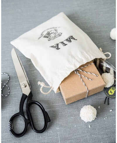 Schwarz-weiße Kordel für die Verpackung