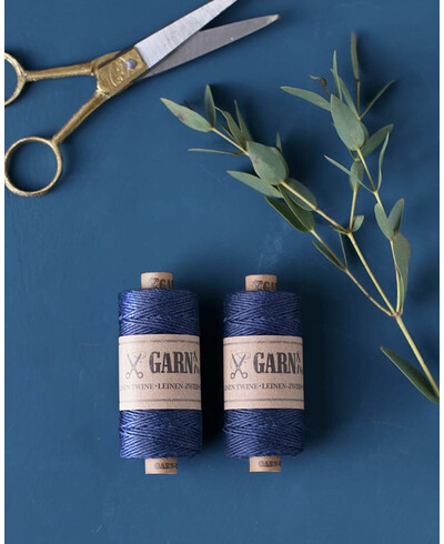 Marineblaues Garn