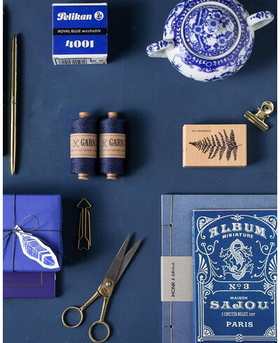 Marineblaues Schreibwarenseil