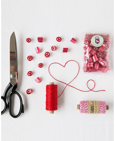 Rotes Geschenkgarn