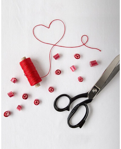 Rotes Valentinstag-Seil