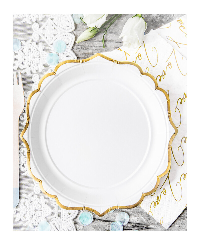 Paper plate with gold edges Paper plate with gold edges