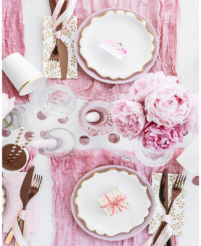 Paper plates with gold rim