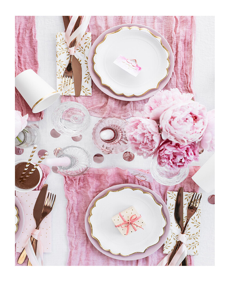 Assiettes en carton avec bord doré