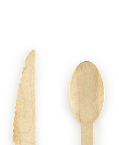 Coltello e cucchiaio in legno
