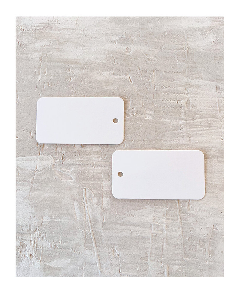 Étiquettes blanches rectangulaires Étiquettes blanches rectangulaires