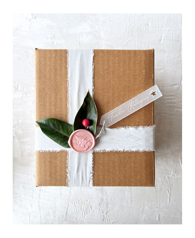 Dekoration für Geschenke personalisiertes Etikett mit Namen Dekoration für Geschenke personalisiertes Etikett mit Namen