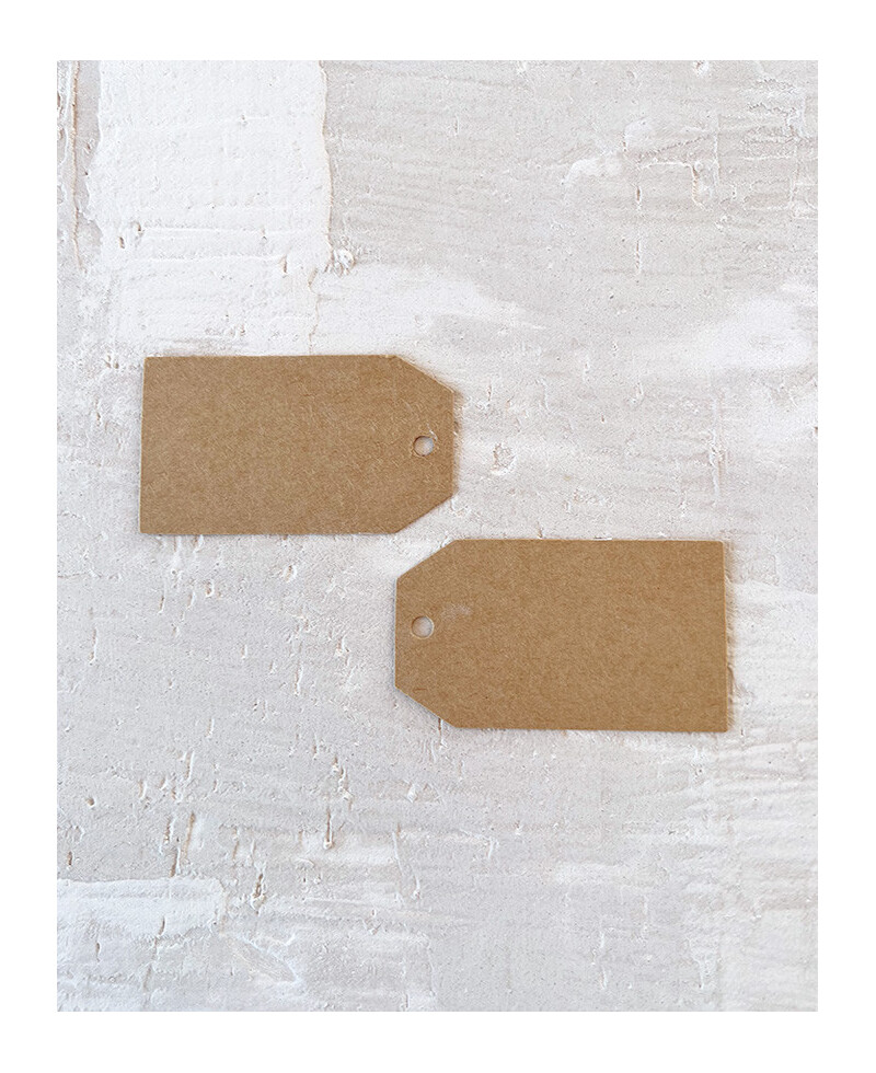 Kraft gift tags in chamfer Kraft gift tags in chamfer