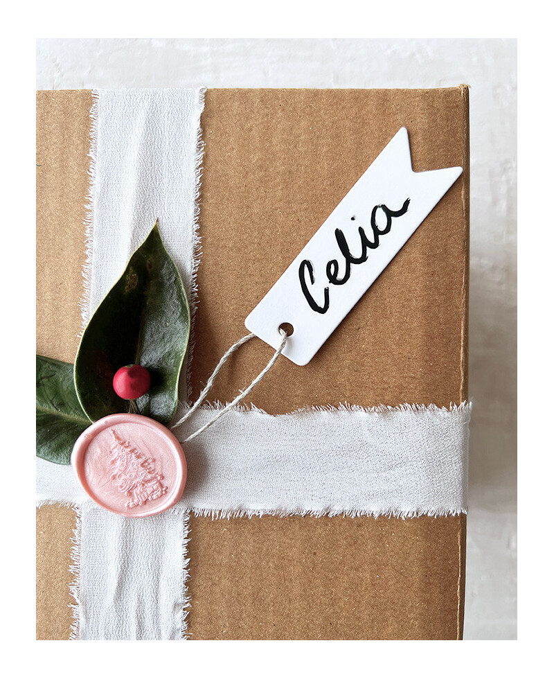 Feiner weißer Geschenkanhänger Feiner weißer Geschenkanhänger