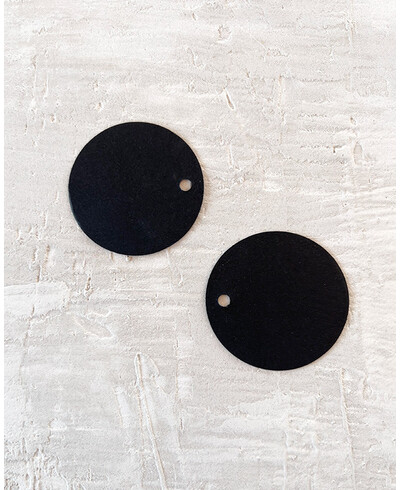 Round black labels for gifts