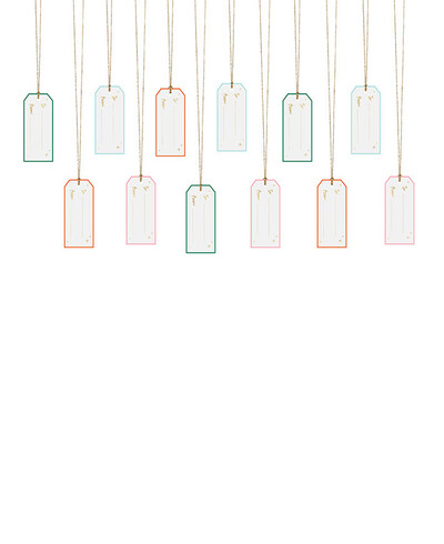 Étiquettes de couleurs assorties pour indiquer les noms des cadeaux