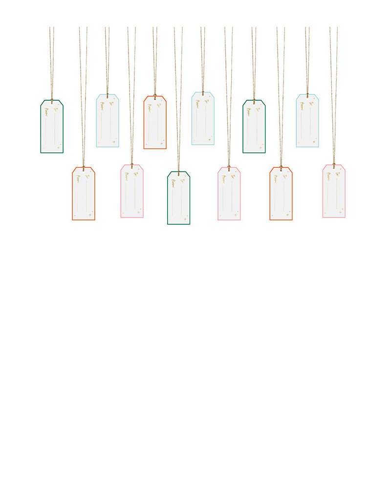 Étiquettes de couleurs assorties pour indiquer les noms des cadeaux Étiquettes de couleurs assorties pour indiquer les noms des cadeaux