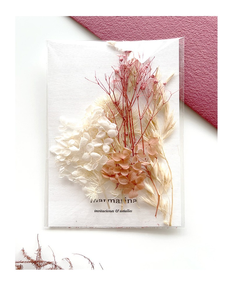 Selection of dried flowers in pink tones Selection of dried flowers in pink tones