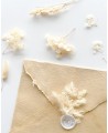 Buquês de flores para decorar envelopes e selar selos de cera