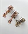 Fleurs écrasées pour décorer la papeterie