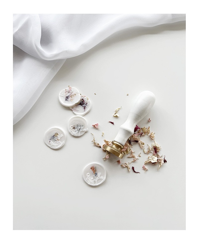Decoração de selos de vedação com pétalas preservadas