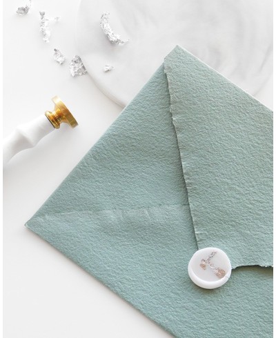 Timbre décoré sur enveloppe faite à la main