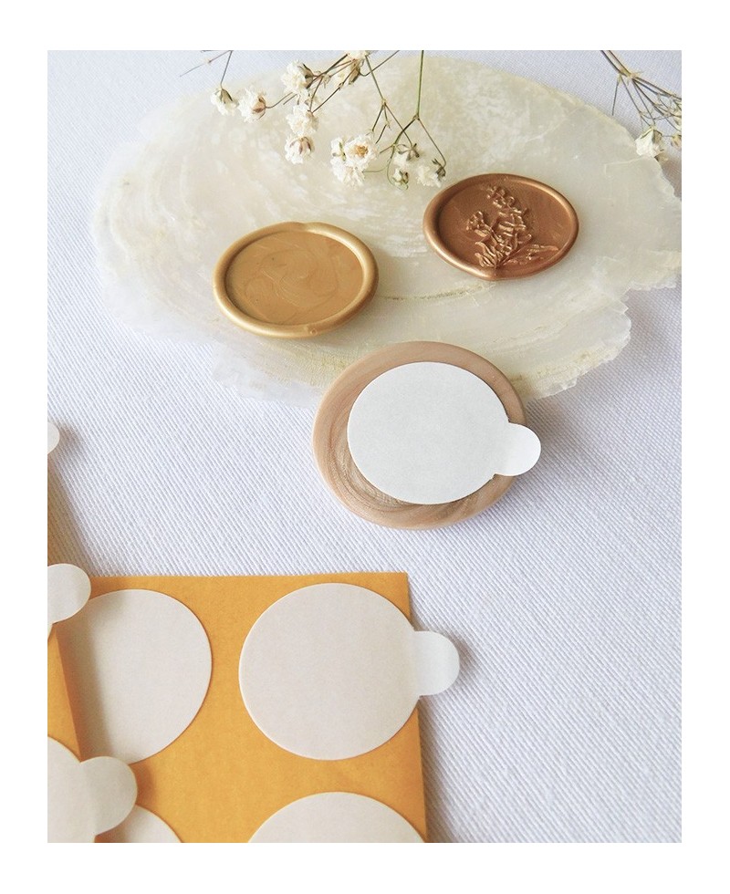 Adhesives for sealing seals Adhesives for sealing seals
