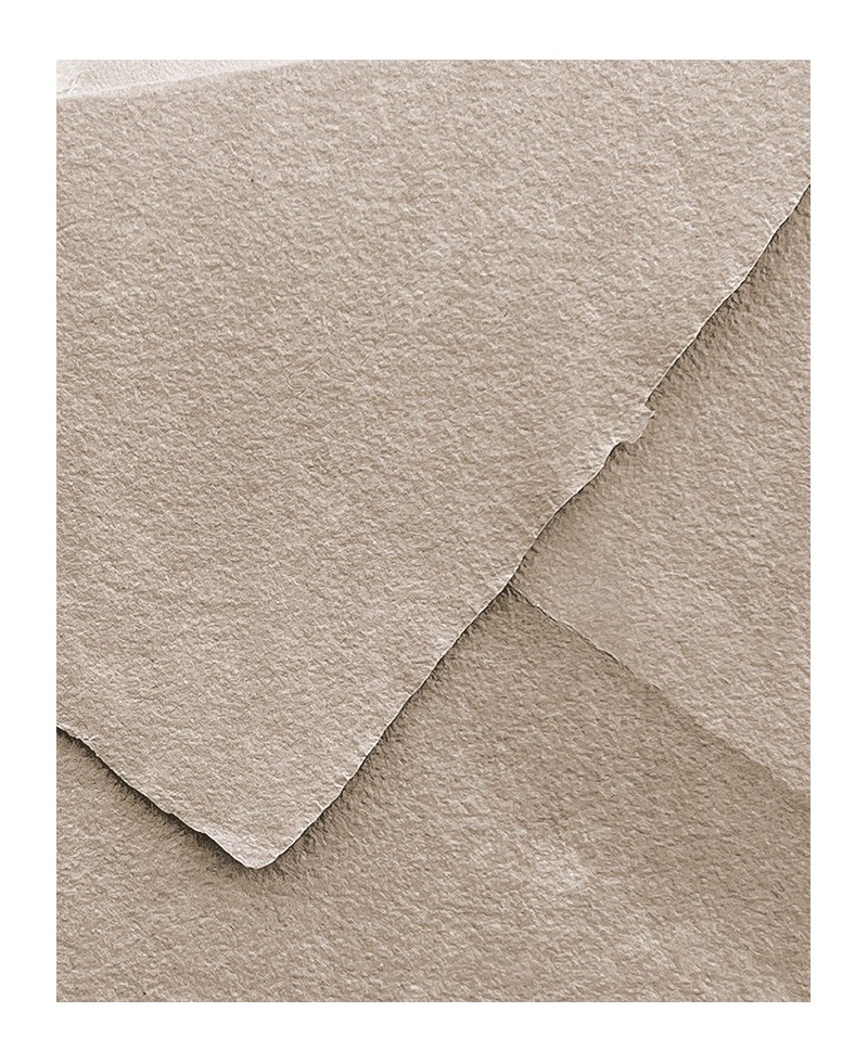 Enveloppes grises faites à la main pour les mariages Enveloppes grises faites à la main pour les mariages