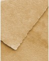 Envelopes feitos à mão bege para casamentos