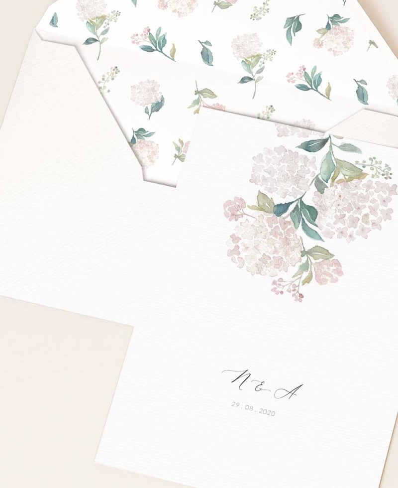 Invitations de mariage élégantes et jolies avec des fleurs Invitations de mariage élégantes et jolies avec des fleurs