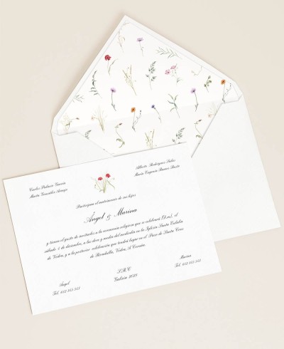 Invitaciones de boda con flores elegantes y clásicas