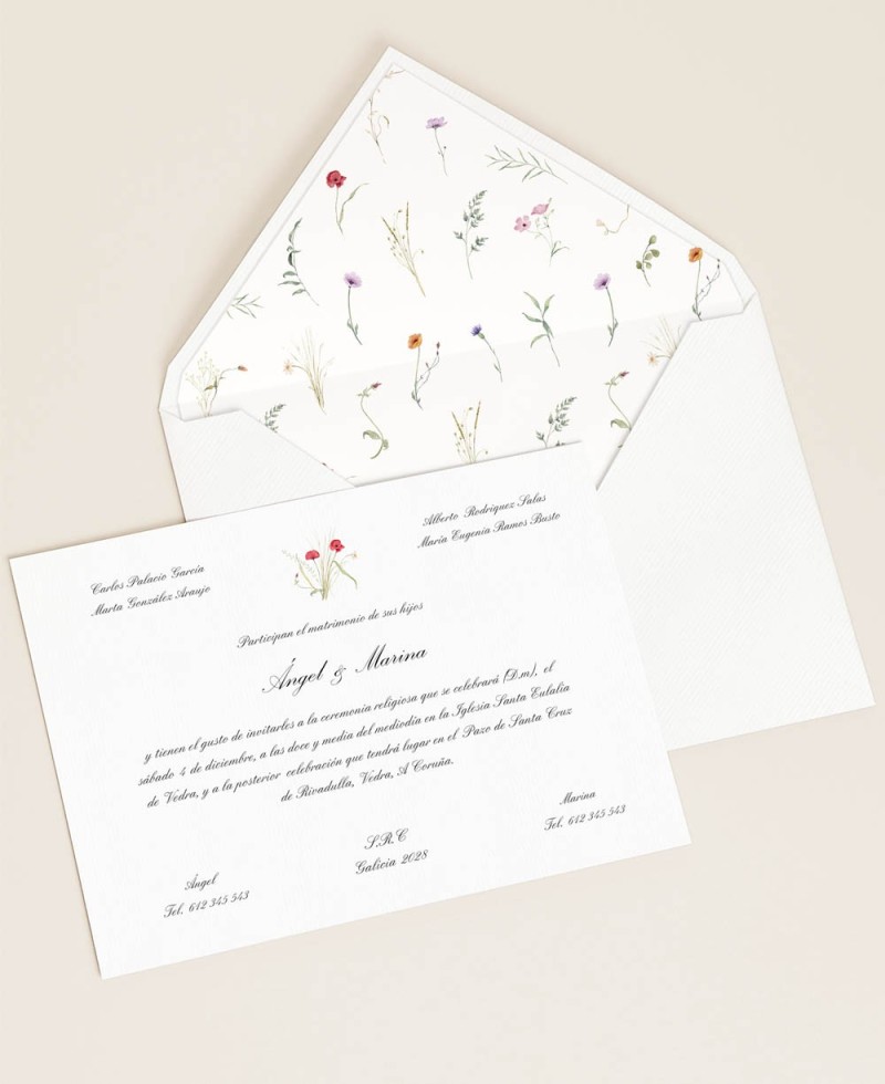 Invitaciones de boda con flores elegantes y clásicas Invitaciones de boda con flores elegantes y clásicas