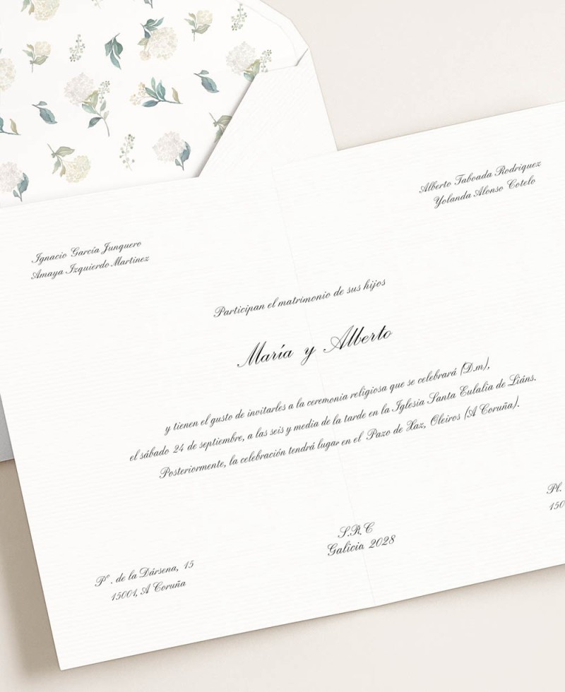Cancelleria da sposa classica e bella Cancelleria da sposa classica e bella