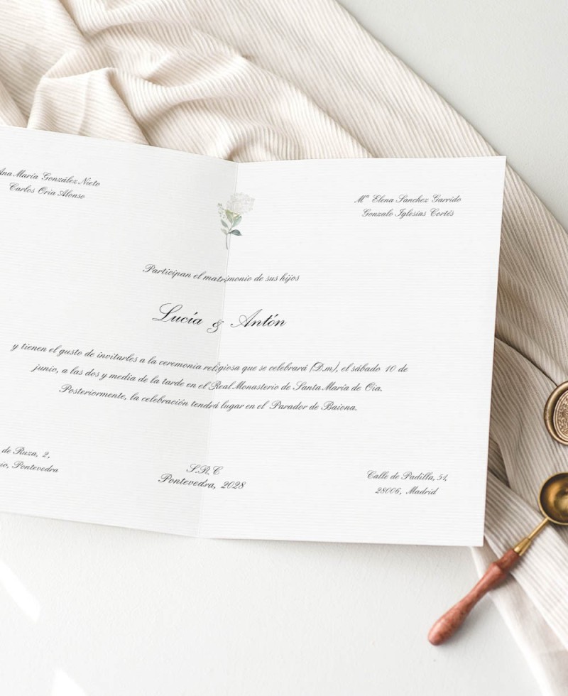 Classic wedding invitation diptych hydrangeas Classic wedding invitation diptych hydrangeas