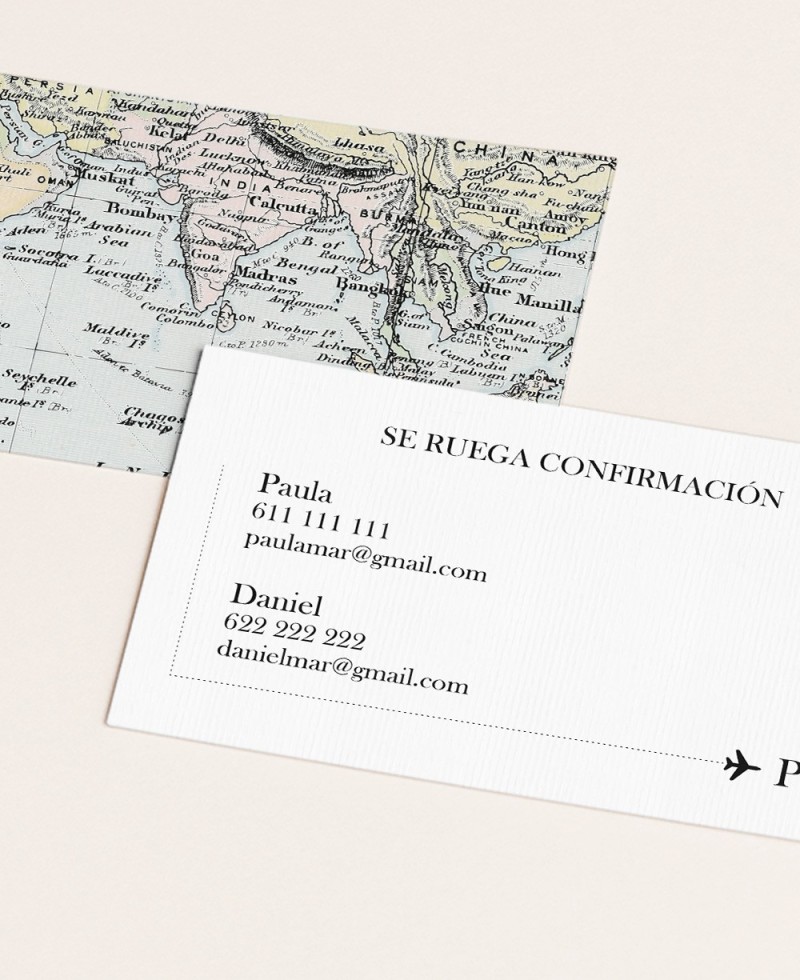 Tarjeta de confirmación para bodas colección temática mapa viajes